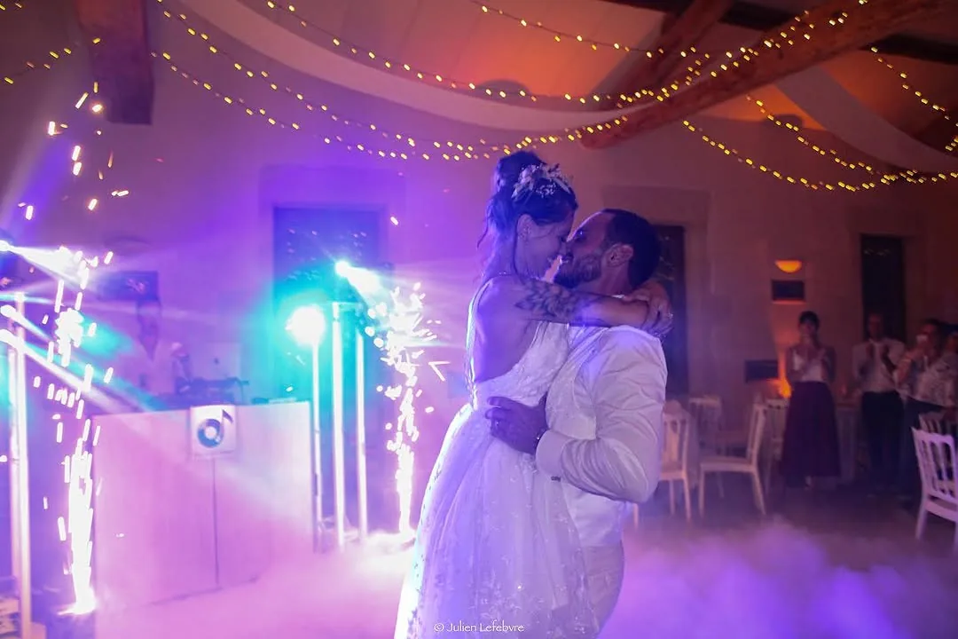 Slow des mariés sous les lumières de Pro Anim Event